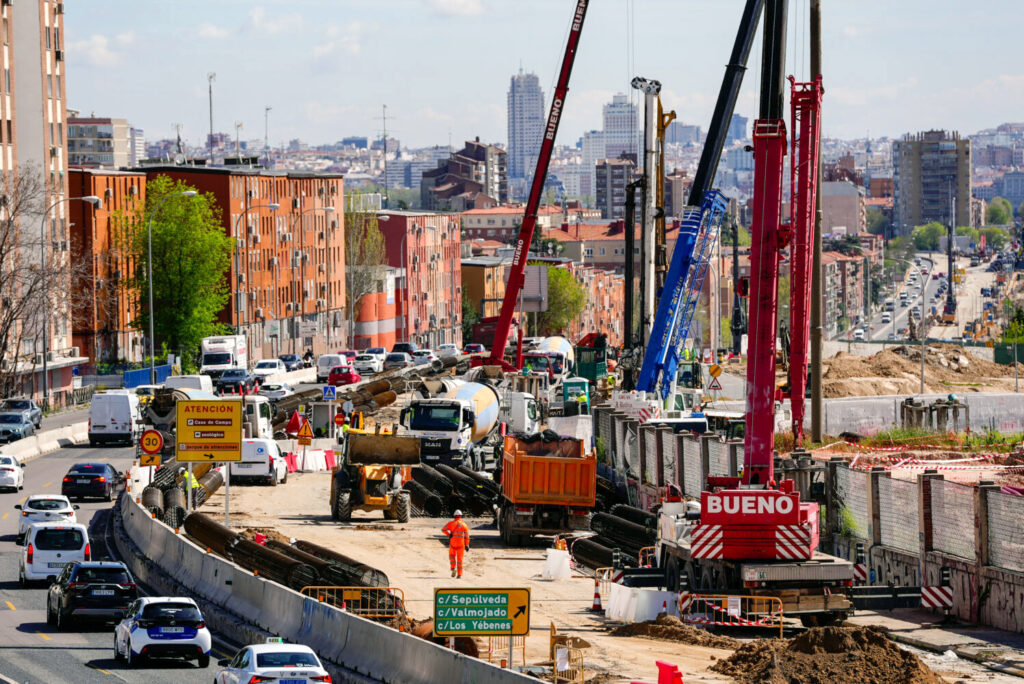 A-5 Urban Highway Undergrounding Observing Madrid’s Transformation from Space